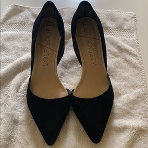 Sole Society black suede kitten heel pumps